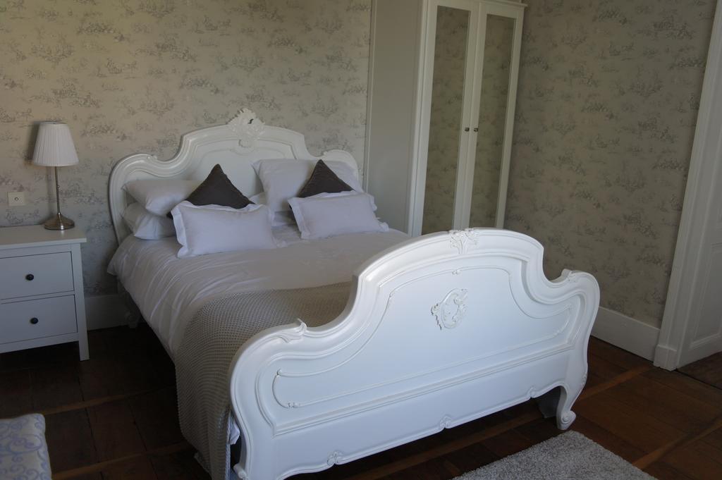 Le Chalet De Luxe Bed and Breakfast Saint-Séverin Habitación foto