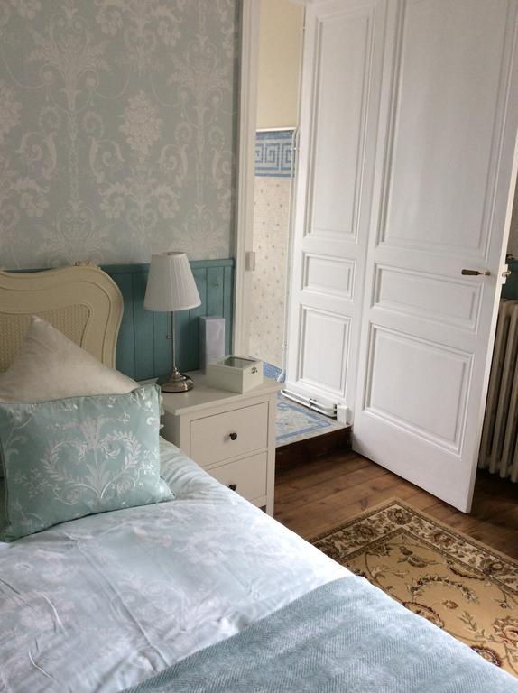 Le Chalet De Luxe Bed and Breakfast Saint-Séverin Habitación foto
